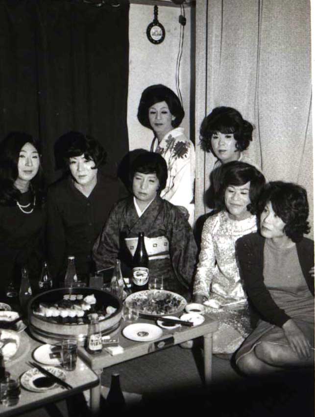 ����12-2 �u����̕����v�ł̏�����B�������̒����p�����q���i1970�N�㏉���j