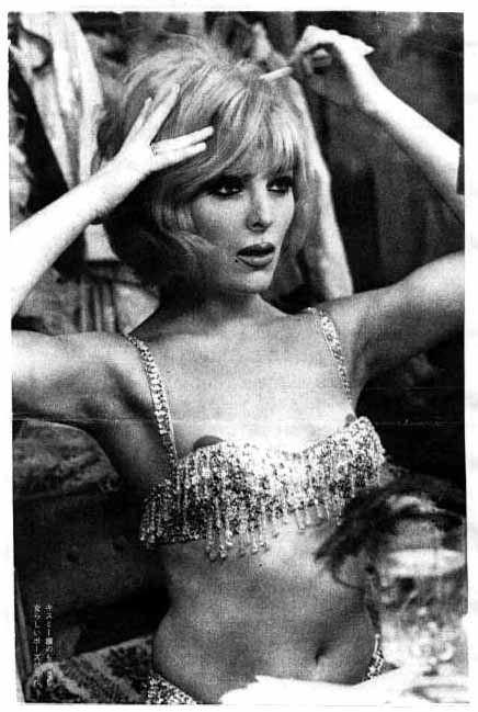 ����8-5�@��O������ŗ����̃L�X�~�[